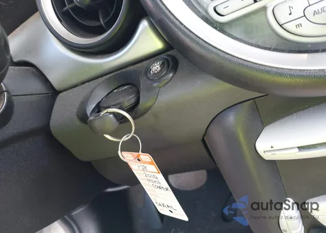 2010 Mini Cooper из США, поврежденный, VIN WMWMF3C52ATZ21447